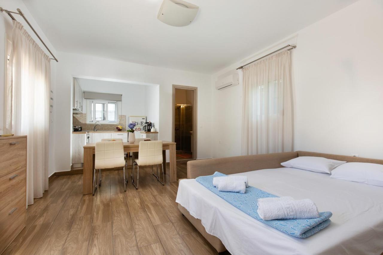 Theros Luxury Apartment أرخانجلوس المظهر الخارجي الصورة